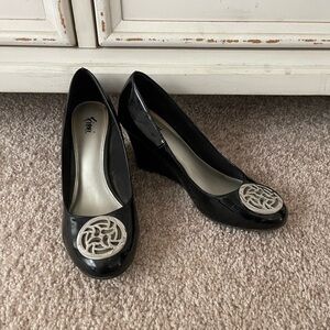 Fioni Black Wedged Heels